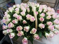 Купить замечательный букет из роз в Санкт-Петербурге мелким оптом.